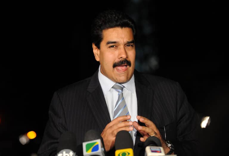 Maduro fait plus que doubler le prix du Petro