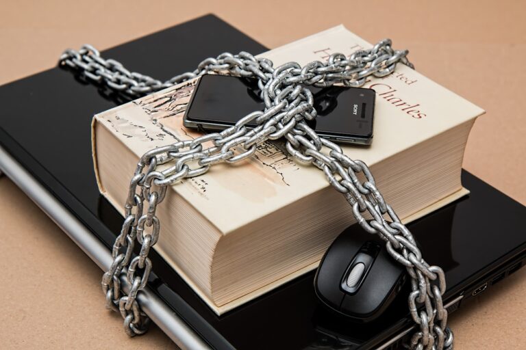 Kin licencie et ferme son app Kik afin de combattre la SEC