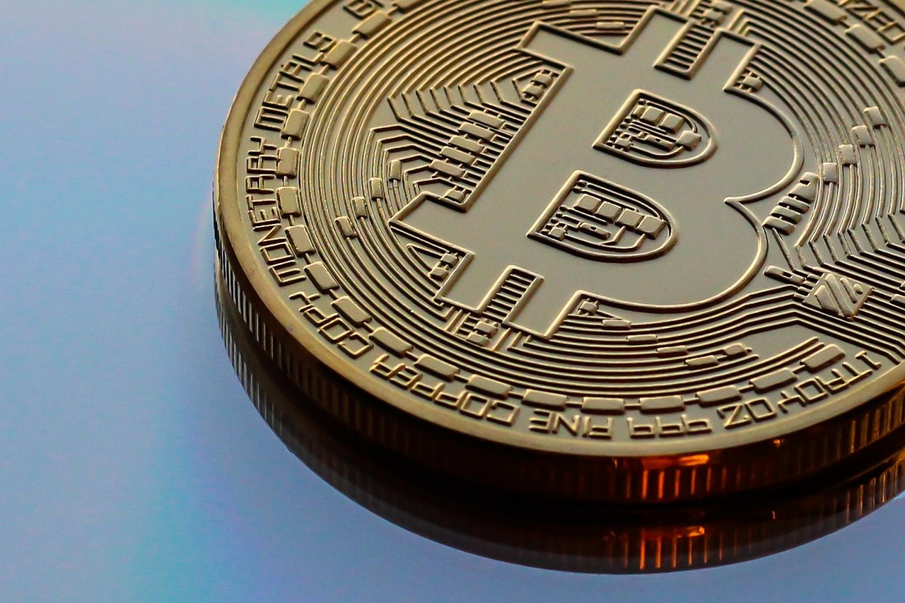 Les cryptomonnaies face à la tempête : comment le tumultueux lundi noir a chamboulé les marchés