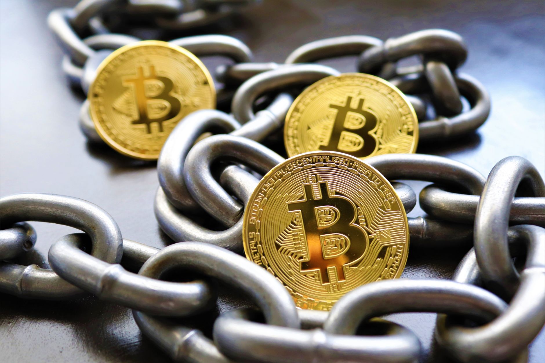 « Adieu Bitcoin et Ethereum » : cette technologie hybride de BlockDAG rend les blockchains classiques obsolètes et déclenche un séisme numérique