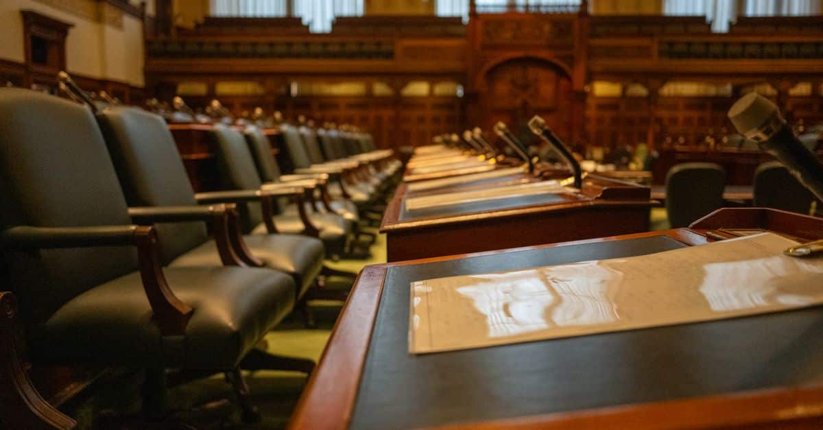 Le président vénézuélien va verser un bonus de noël aux retraités en Petro government politics parliament