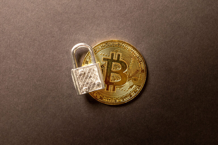 Le bitcoin remonte vers 82 500 $ après le message de Trump
